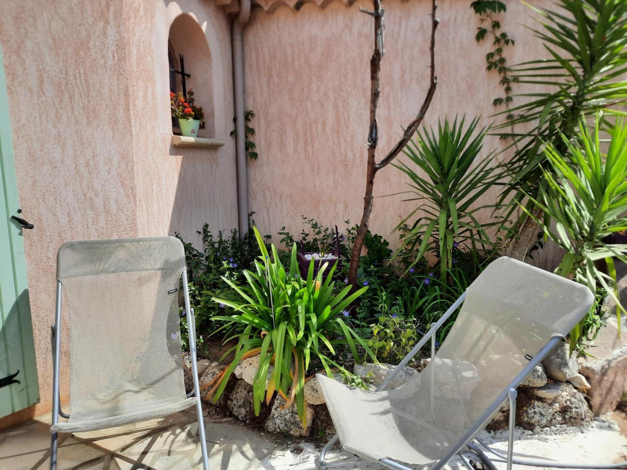 לינה וארוחת בוקר Donzère Louminai מראה חיצוני תמונה