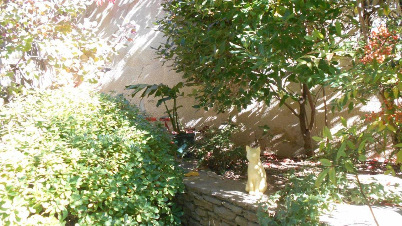 לינה וארוחת בוקר Donzère Louminai מראה חיצוני תמונה
