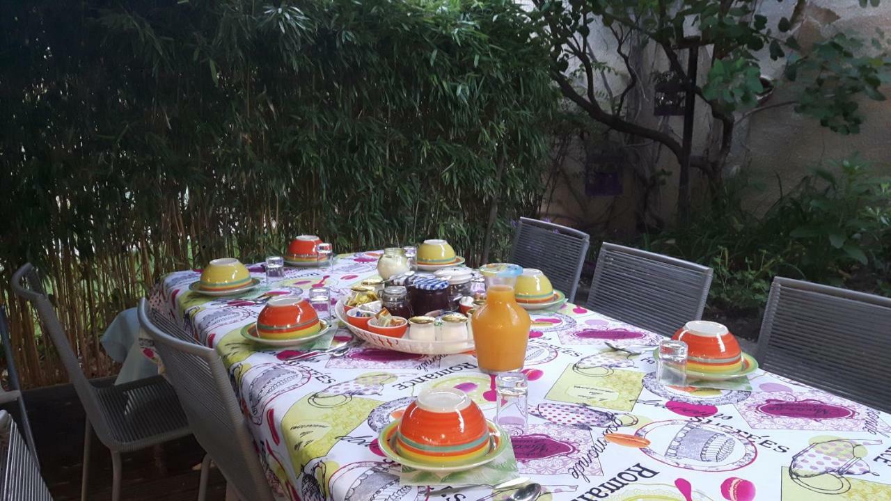 לינה וארוחת בוקר Donzère Louminai מראה חיצוני תמונה